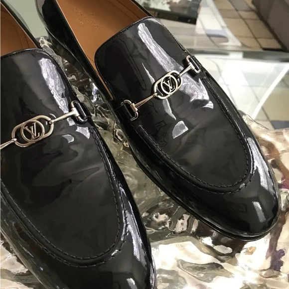 LOUIS VUITTON - Picture 4 of 5